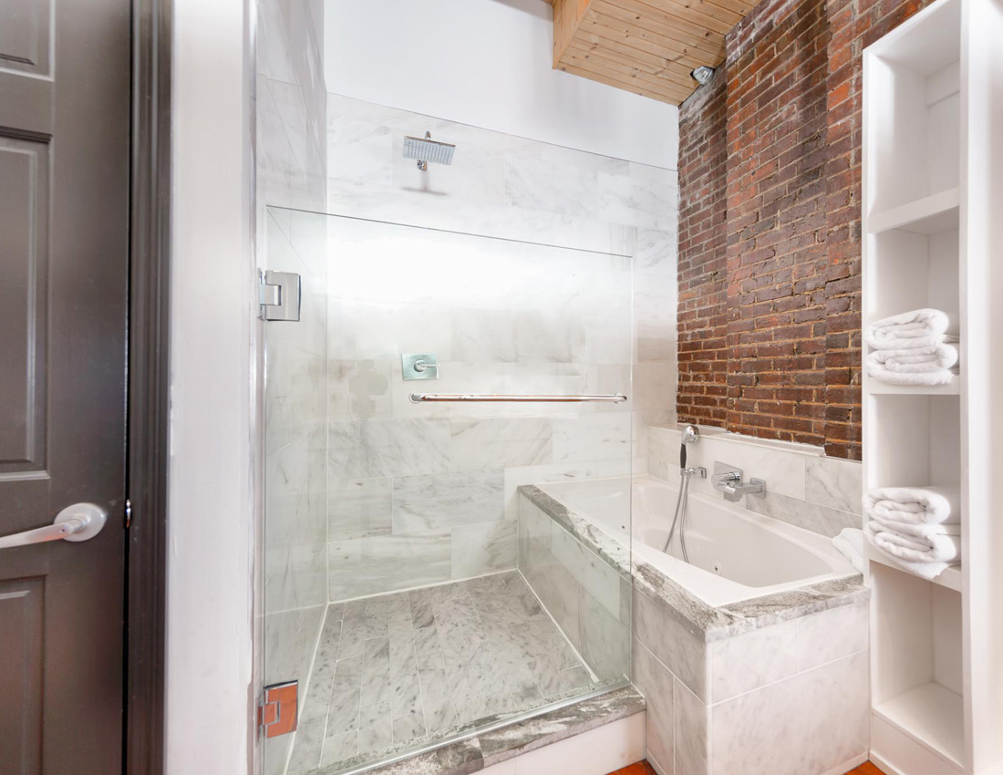 studio loft shower tub